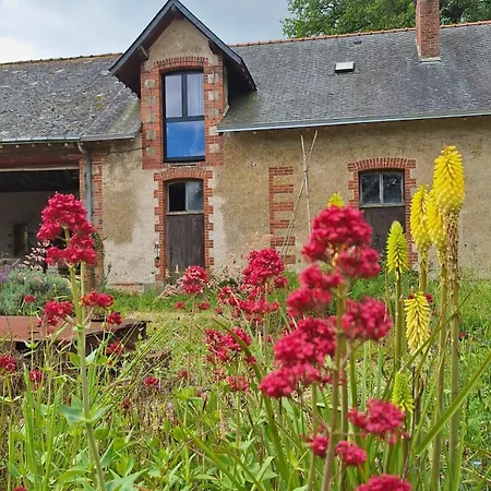 De Loire & Chata Gennes-Val-de-Loire