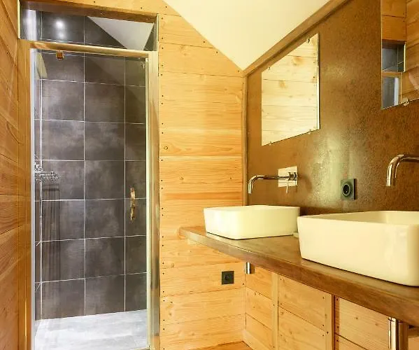 אכסניה De Loire & *